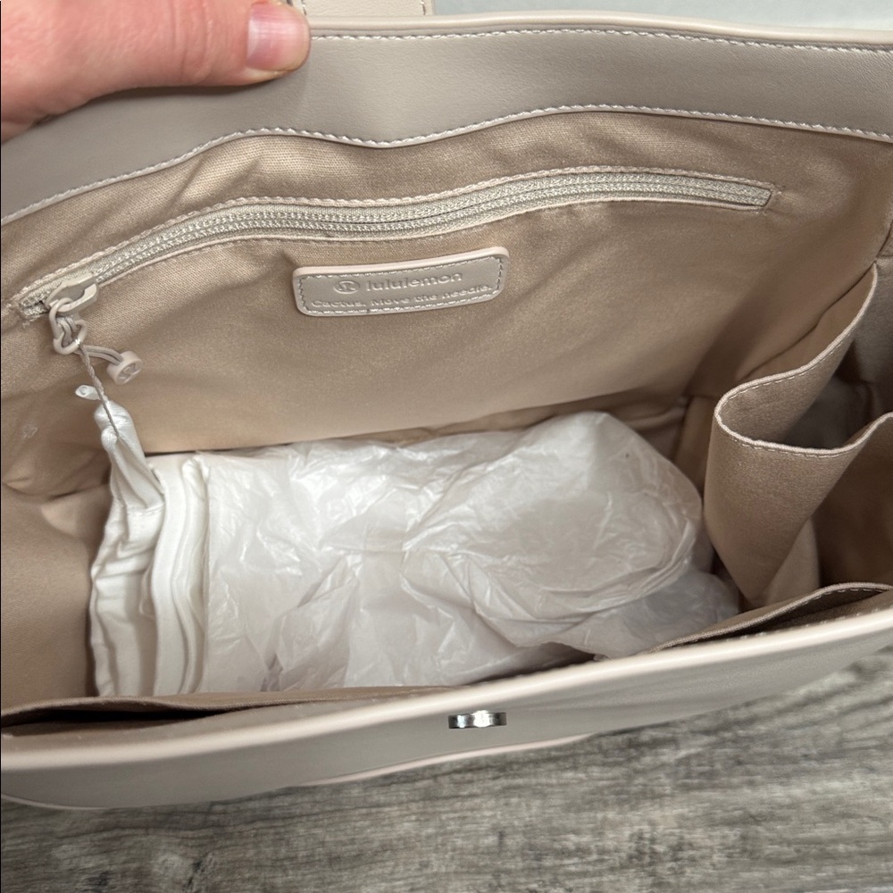 Lululemon Leather Alternative Shoulder Bag 8L Cream Cashew Vegan Handbag Trendy - Picture 5 of 11